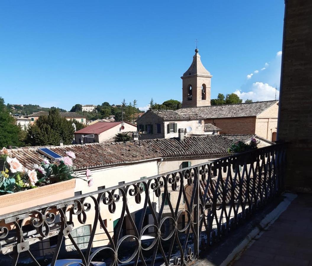 Palazzo Tuemi Apartment Castelplanio ภายนอก รูปภาพ